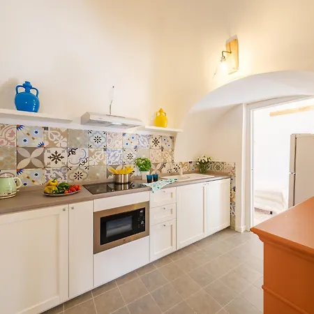 Helloapulia Family Trullo Of Silence *